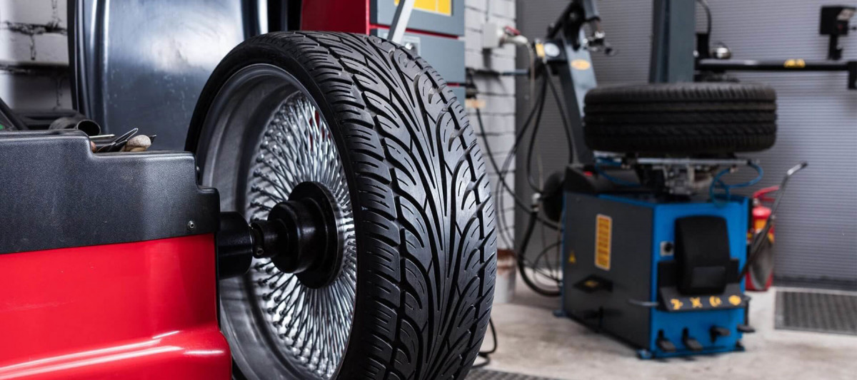 SHinomontazh-gruzovyh-avtomobilej